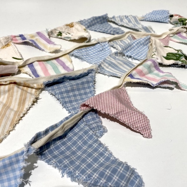 BUNTING, Vintage Cotton Fabrics (Small Flags) - 4.5m Length